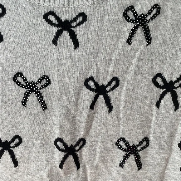 Charter Club Gray Sweater with Black Bow Design - Picture 3 of 5